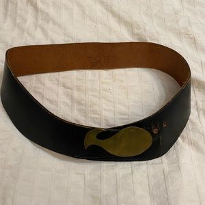 Vintage Chic Hildigardy NYC leather belt 1950’s-60’s brass Whale Buckle 25”-26”